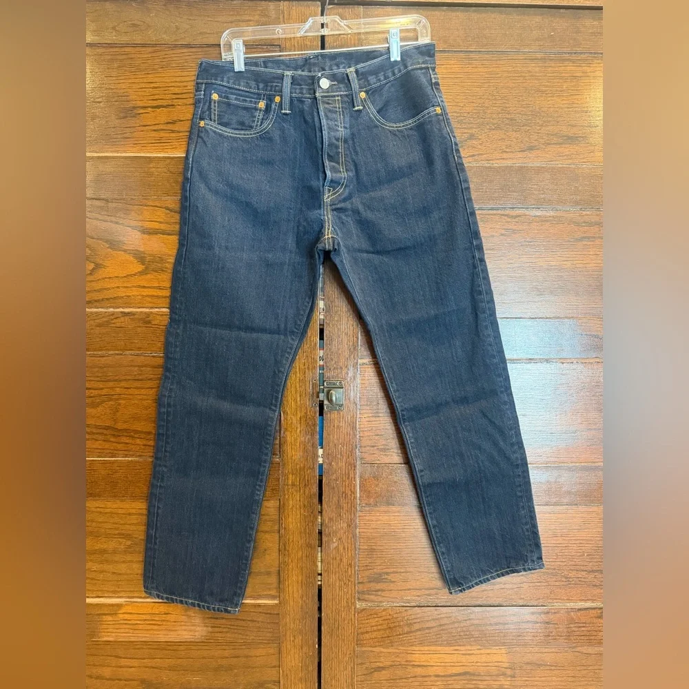 Levi's 501 T 33x32 tapered button fly Dark wash Blue denim Jeans pants like new